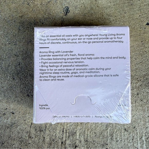 Young Living Aroma Ring with Lavender Essential Oil - Picture 2 of 3